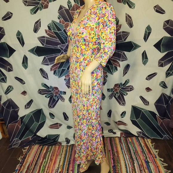 RIXO size 4 Colorful Floral Empire Waist Maxi Dress with smocked sleeve - Picture 3 of 16